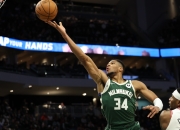 字母哥惊艳全场，詹姆斯助攻爆棚，公牛逆转取胜！